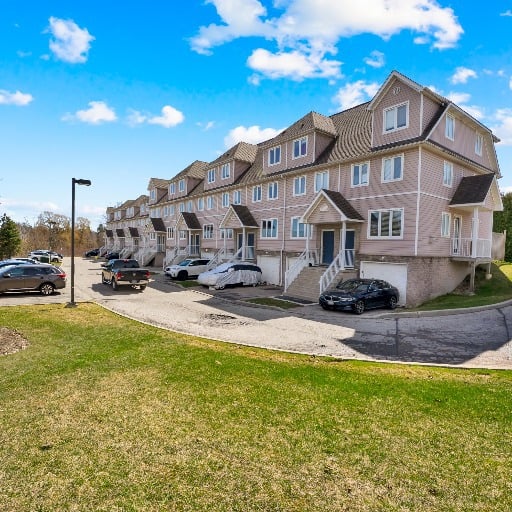 Beautiful Columbia Forest, Townhouse - Waterloo _ SOLD