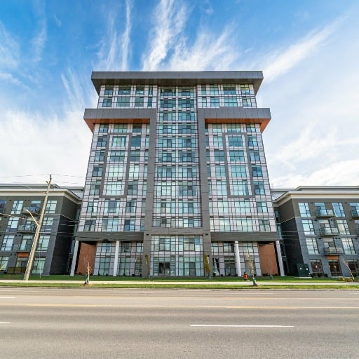 Pictures and Tour (460 Dundas st E unit 1105)